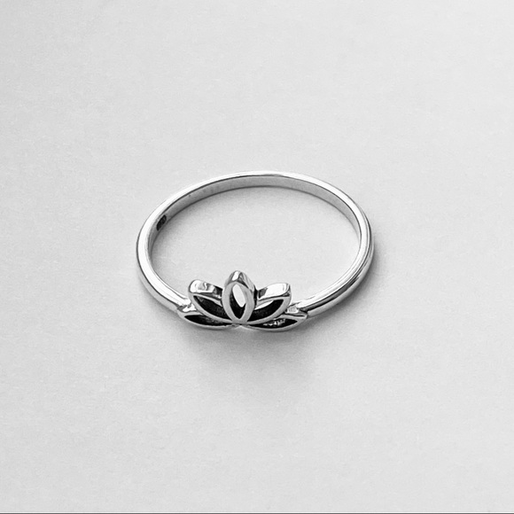 Sterling Silver Tiny Lotus Ring, Dainty Ring - Picture 6 of 15